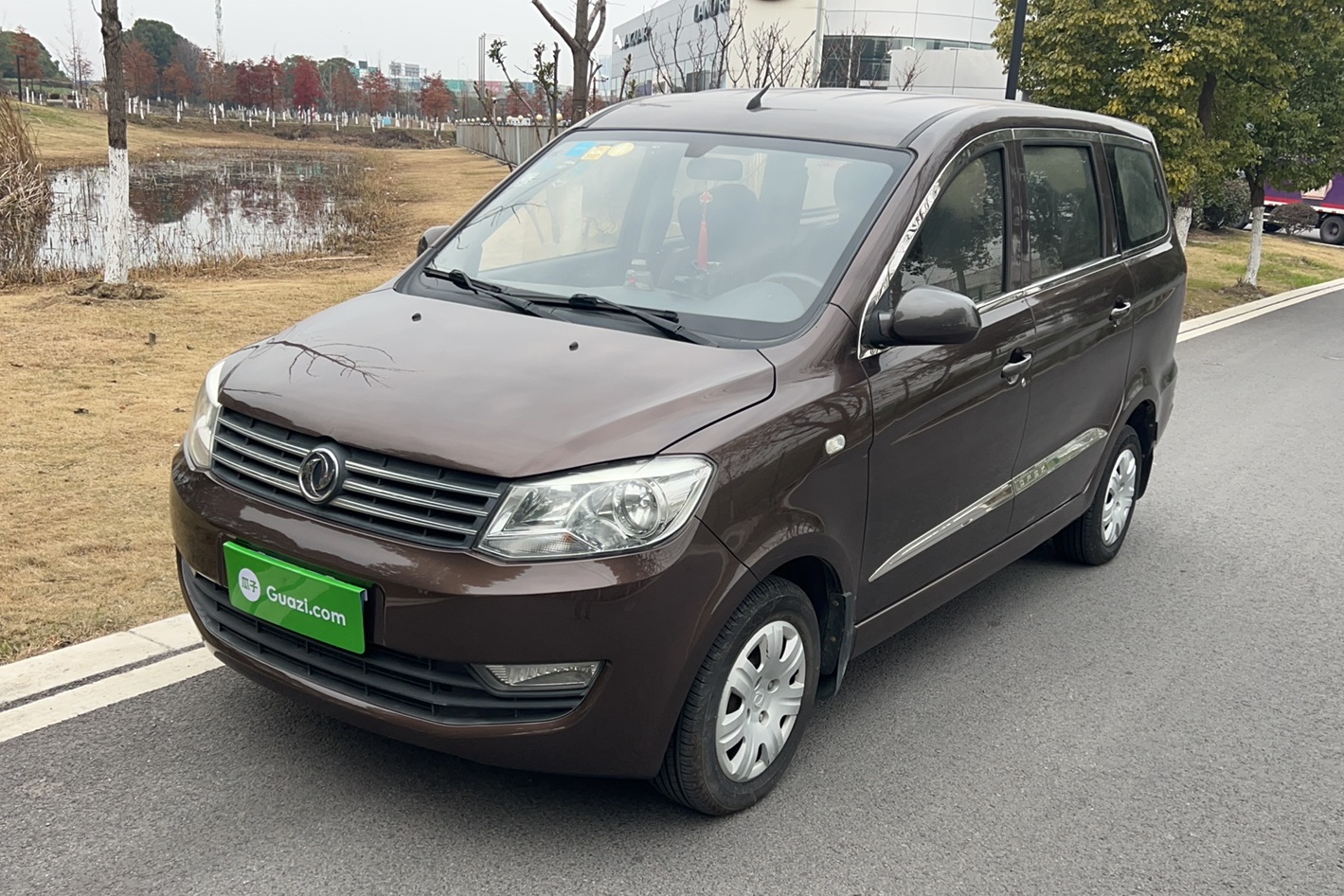 东风风光330 2014款 1.5L 手动实用型DK15