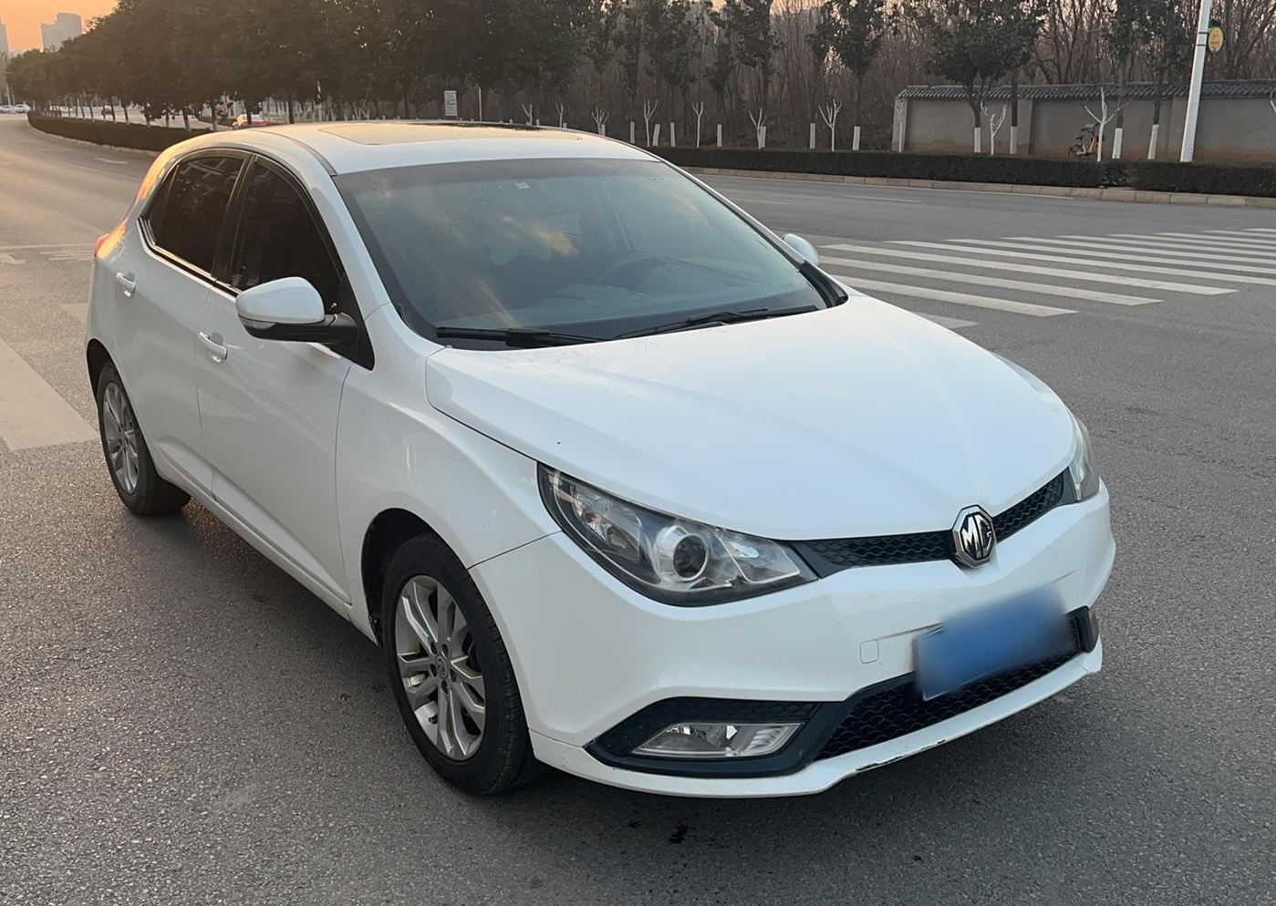 名爵 MG5 2012款 1.5L 自动豪华版