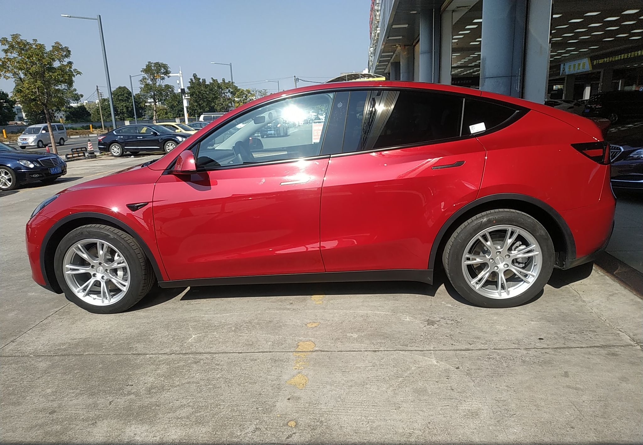 特斯拉 Model Y 2021款 长续航全轮驱动版