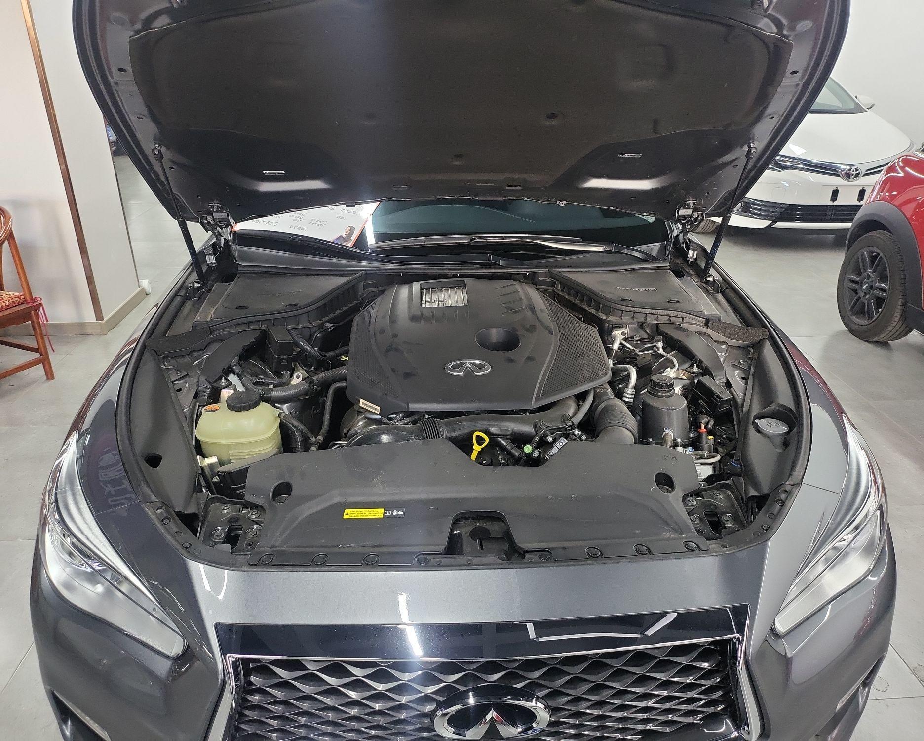 英菲尼迪Q50L 2021款 2.0T 舒适版