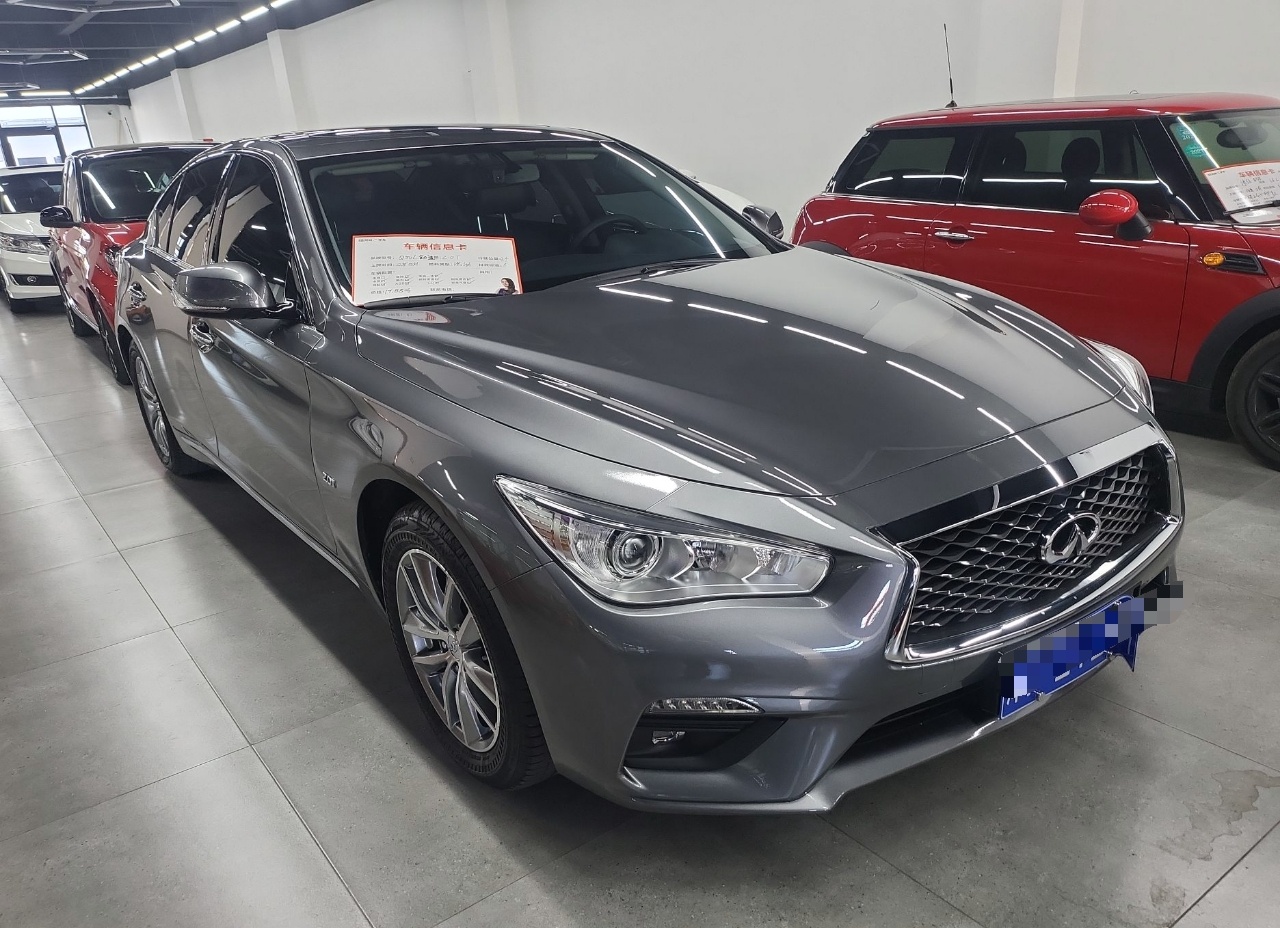 英菲尼迪Q50L 2021款 2.0T 舒适版