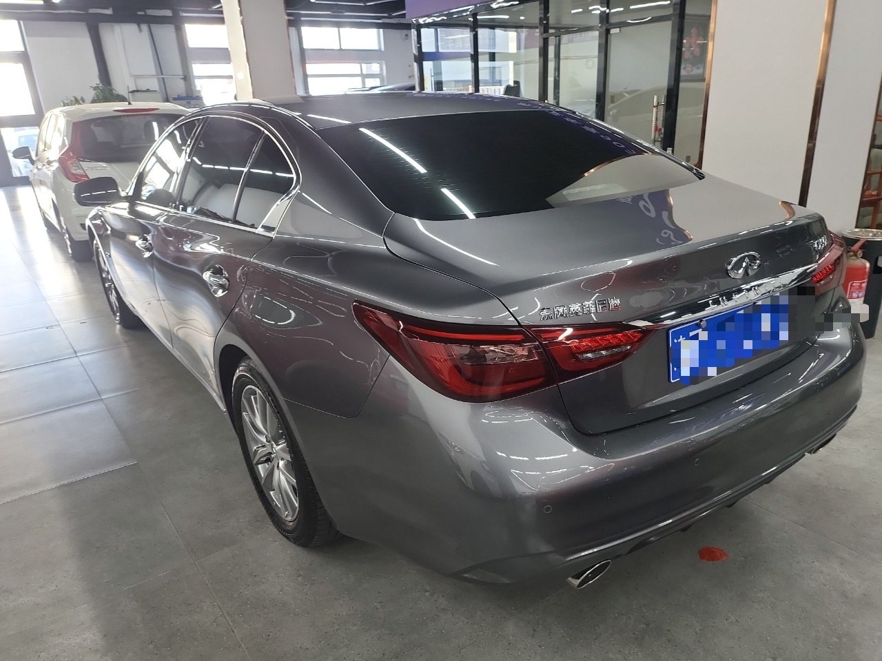 英菲尼迪Q50L 2021款 2.0T 舒适版