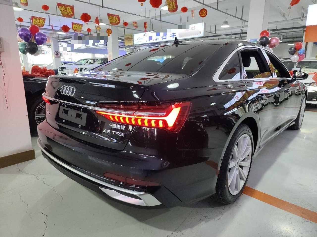 奥迪A6L 2023款 45 TFSI 臻选动感型