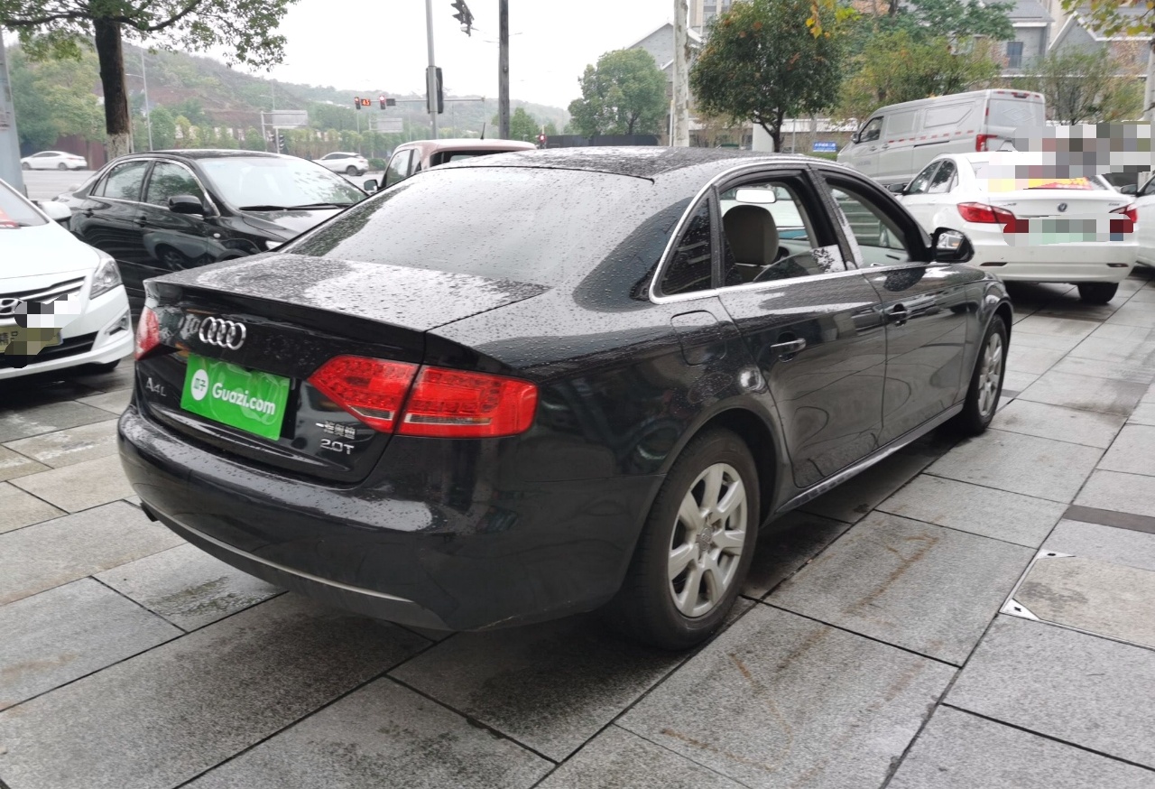 奥迪A4L 2012款 2.0 TFSI 自动标准型