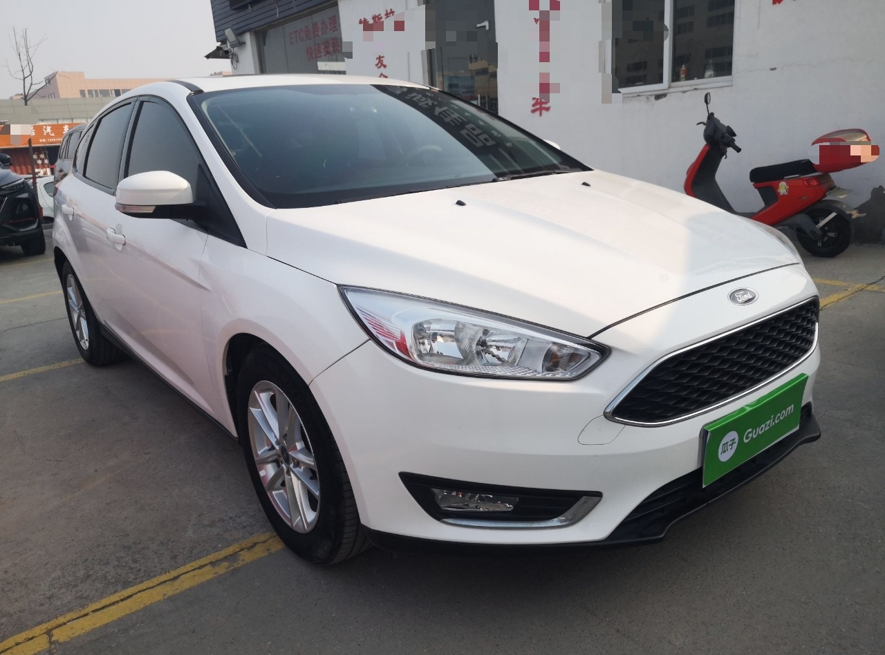 福特 福克斯 2015款 两厢 EcoBoost 125 自动超能风尚型