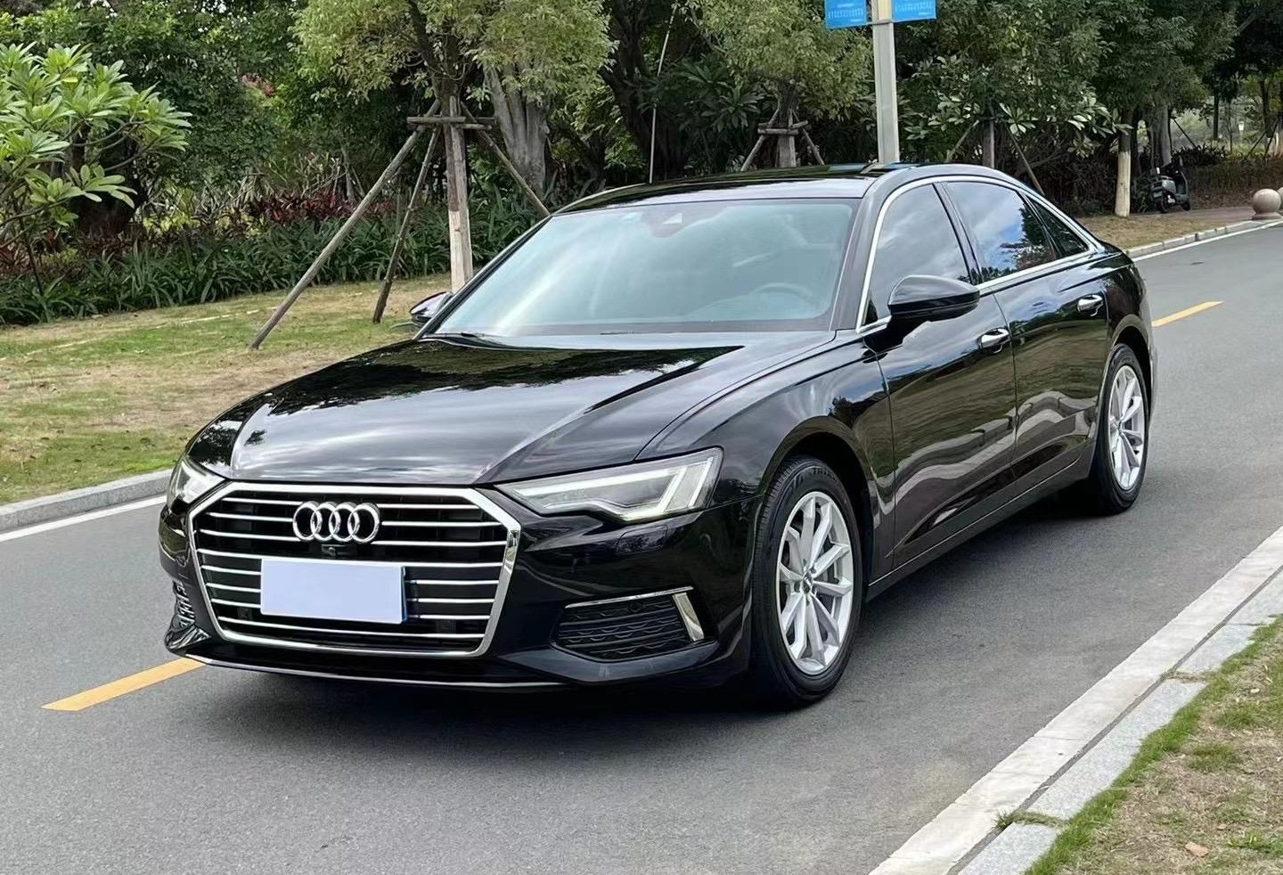 奥迪A6L 2019款 40 TFSI 豪华致雅型