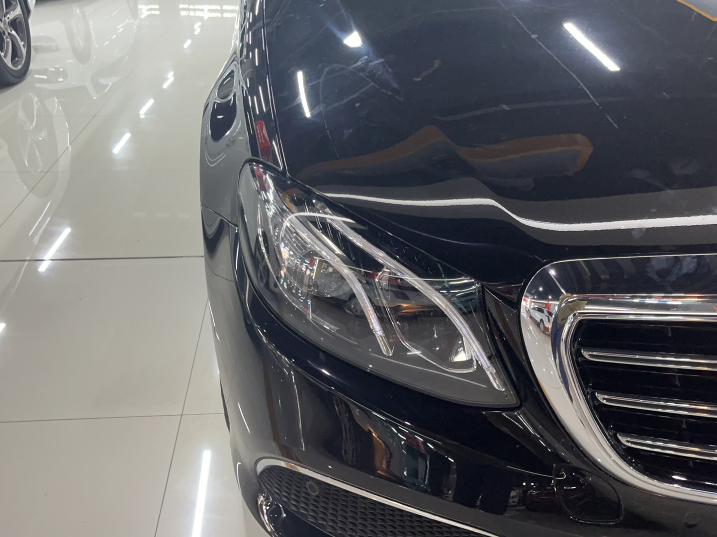 奔驰E级 2019款 E 260 L