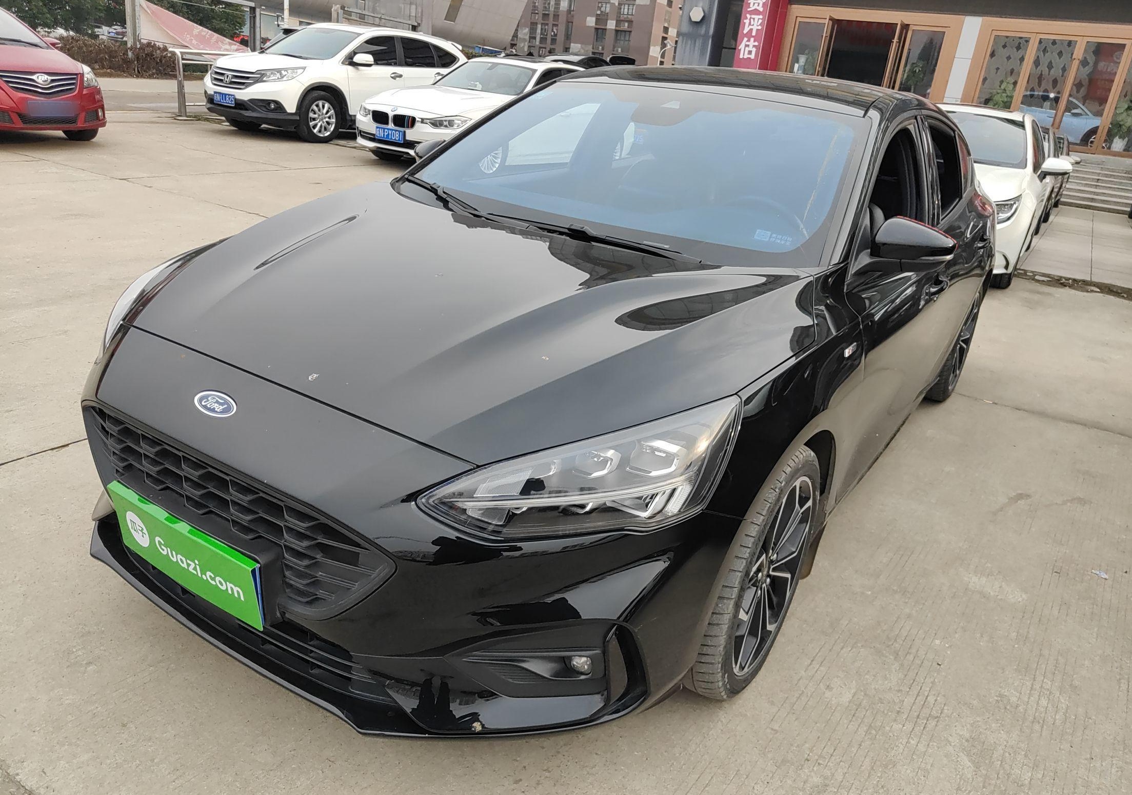 福特 福克斯 2020款 三厢 EcoBoost 180 自动ST Line