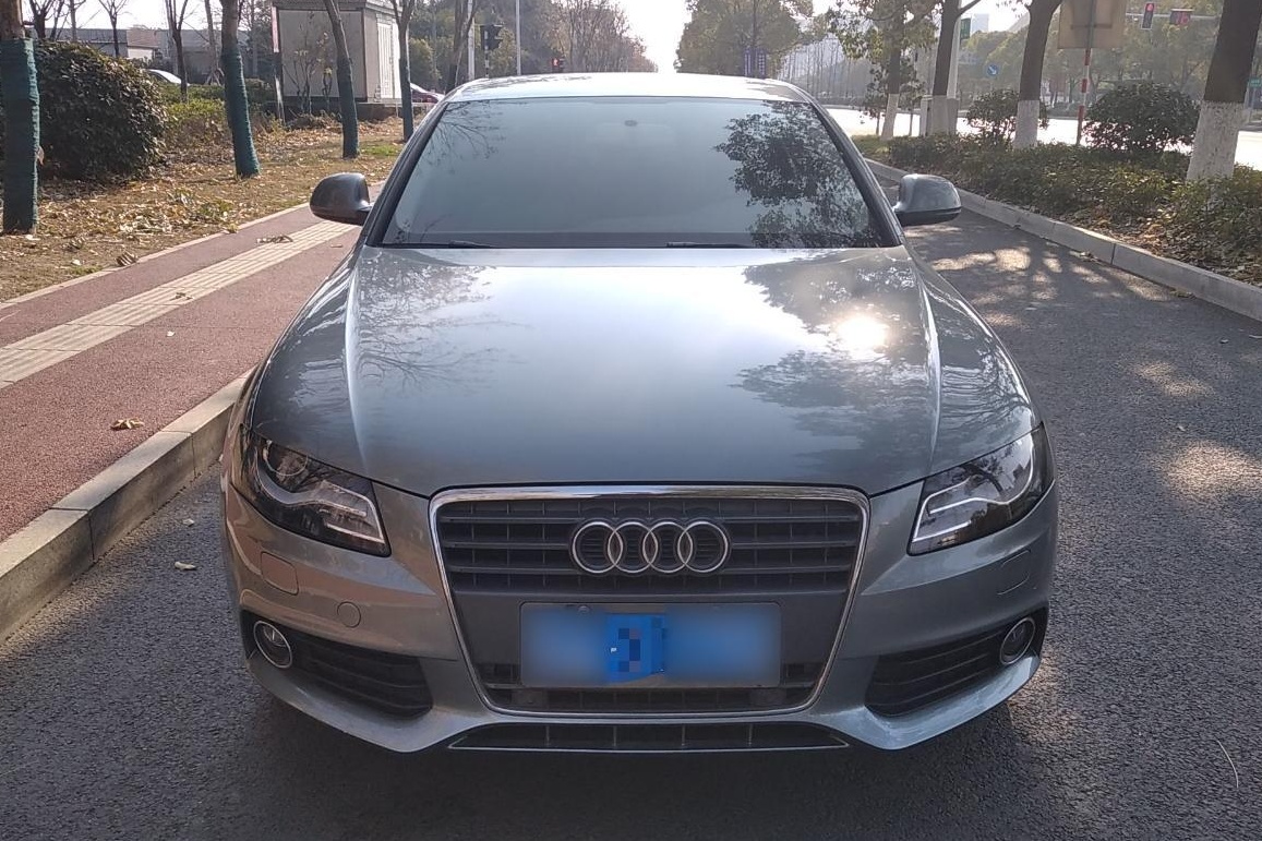 奥迪A4L 2012款 2.0 TFSI 自动标准型