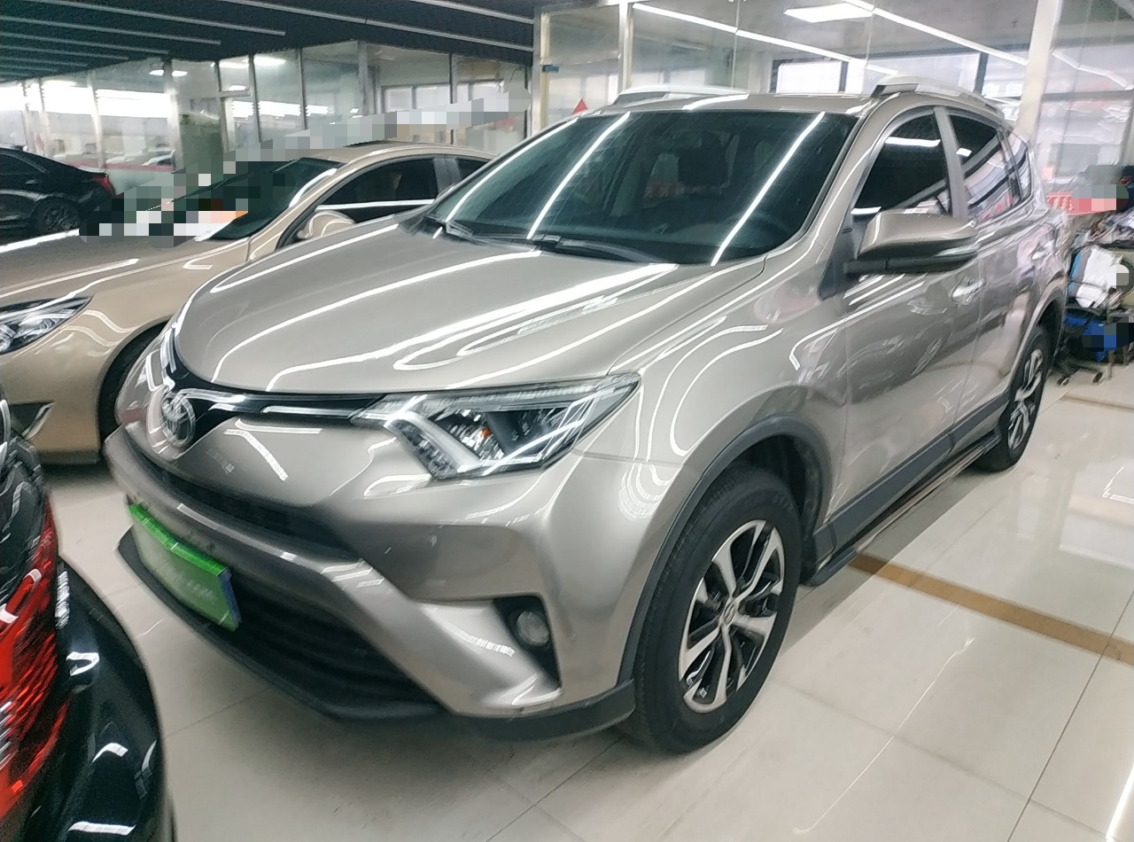 丰田 RAV4 2018款 2.0L CVT两驱风尚X版