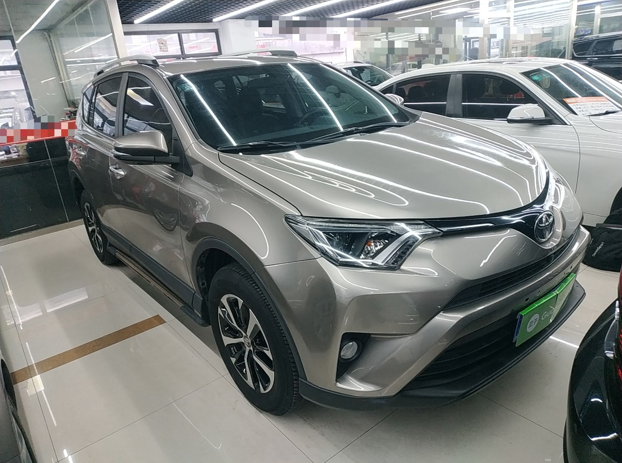 丰田 RAV4 2018款 2.0L CVT两驱风尚X版