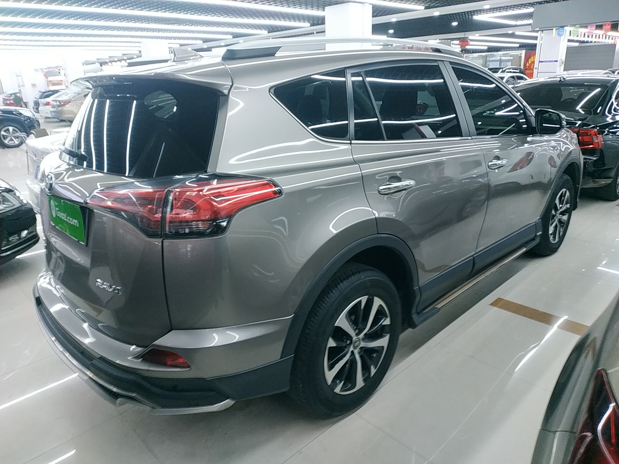 丰田 RAV4 2018款 2.0L CVT两驱风尚X版