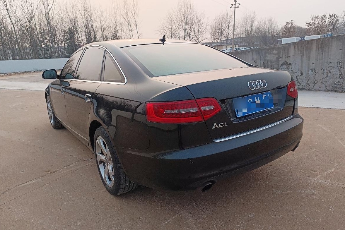 奥迪A6L 2011款 3.0 TFSI quattro 豪华型