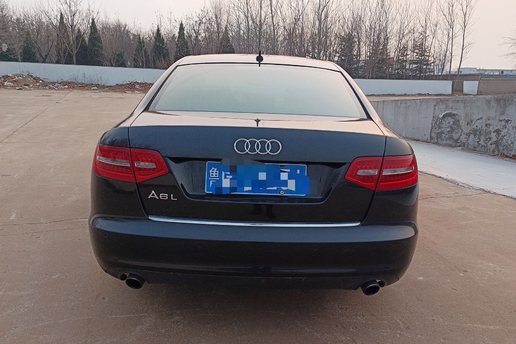 奥迪A6L 2011款 3.0 TFSI quattro 豪华型