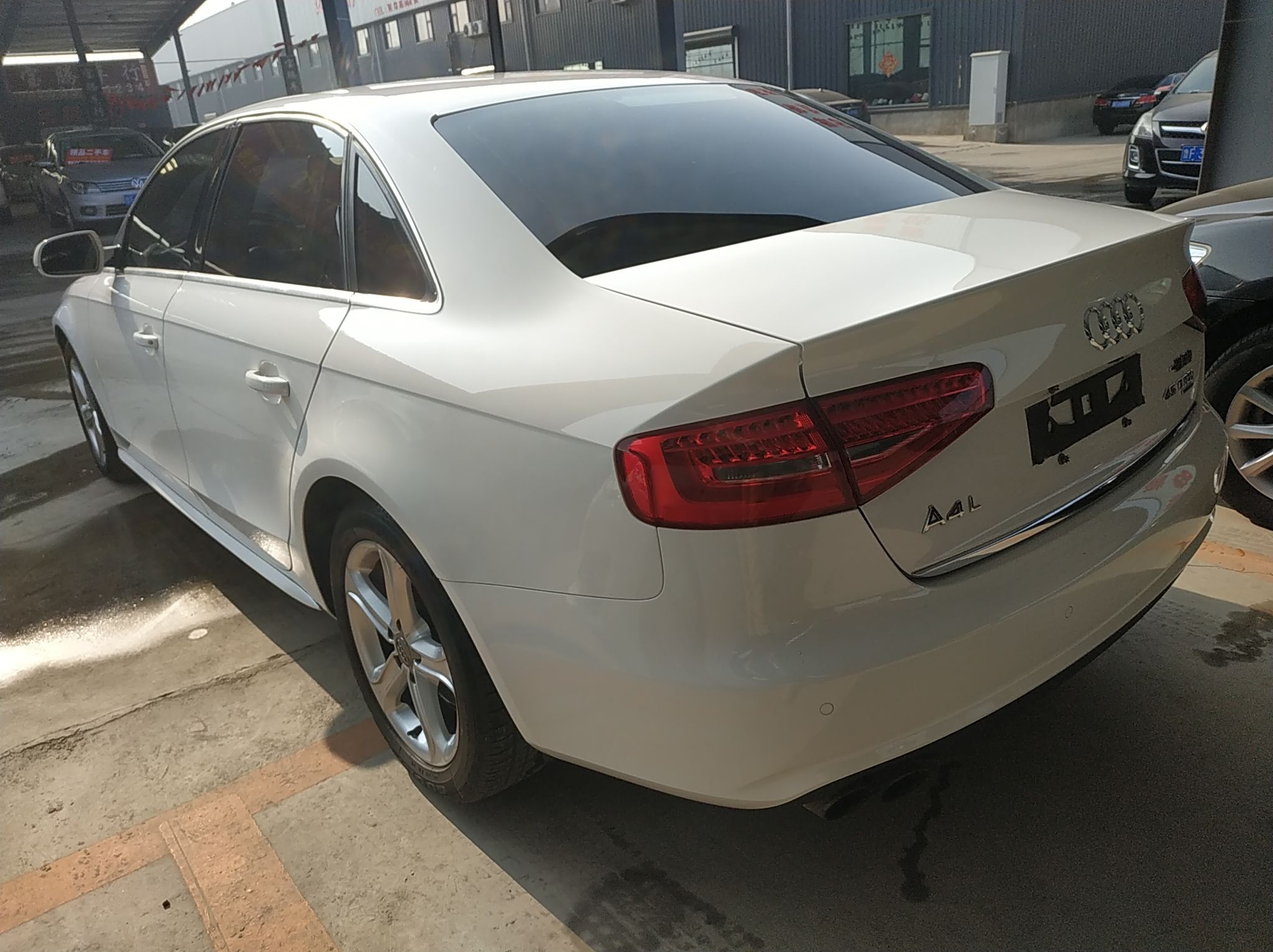 奥迪A4L 2015款 45 TFSI quattro个性运动型