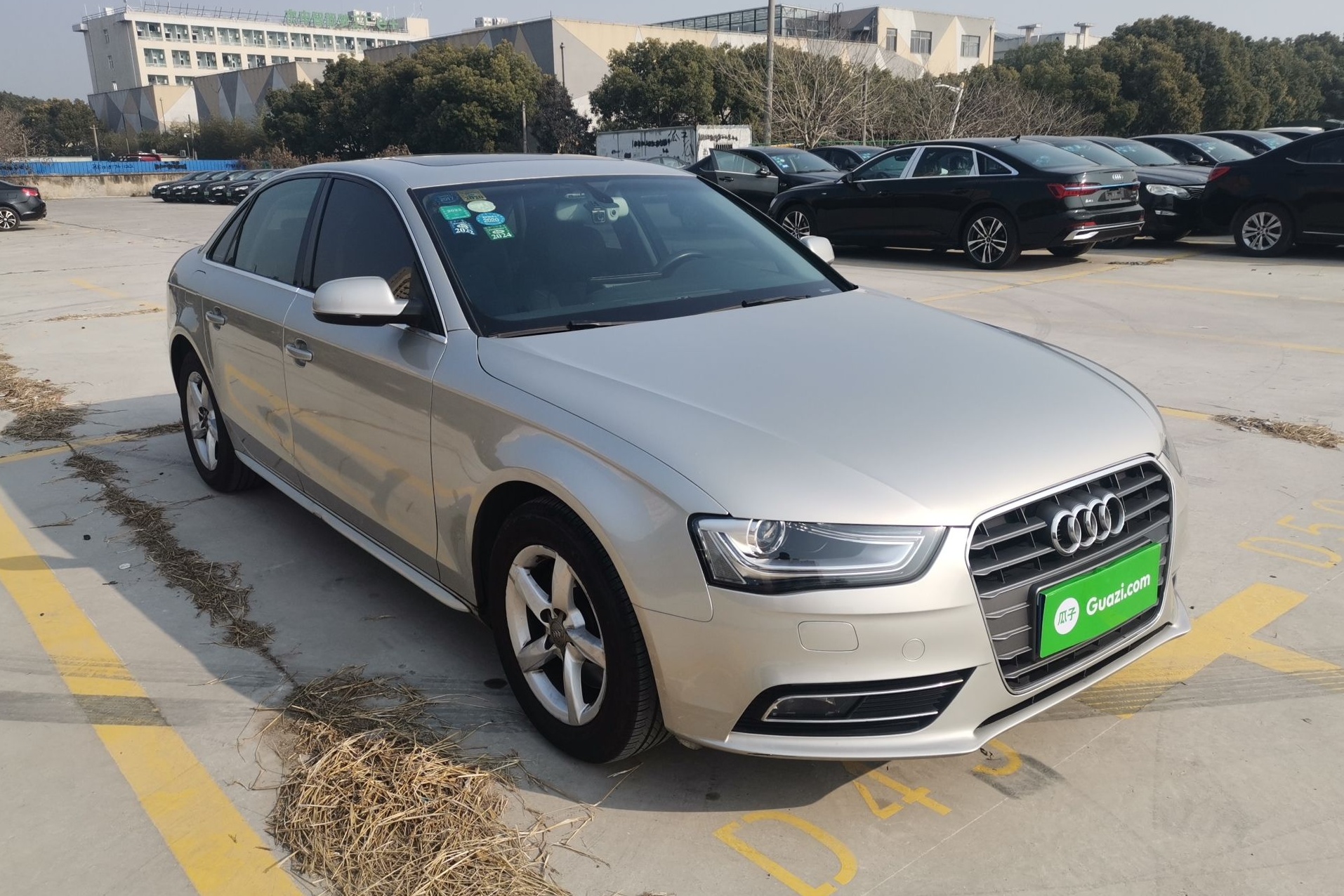 奥迪A4L 2016款 30 TFSI 典藏版 自动舒适型