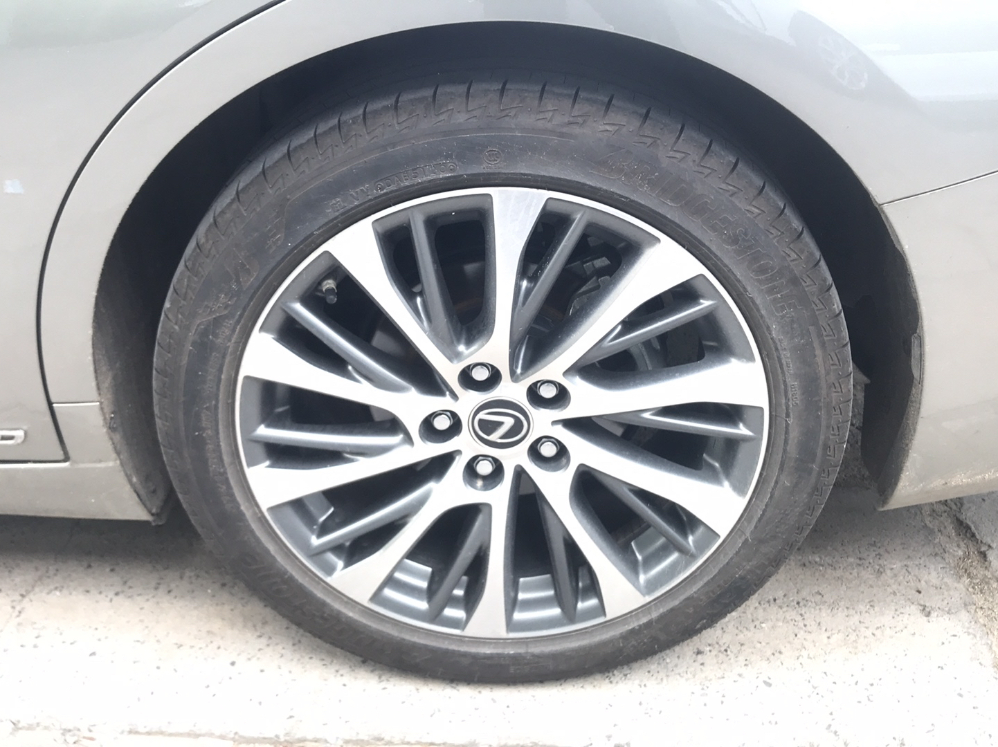 雷克萨斯ES 2020款 300h 臻享版