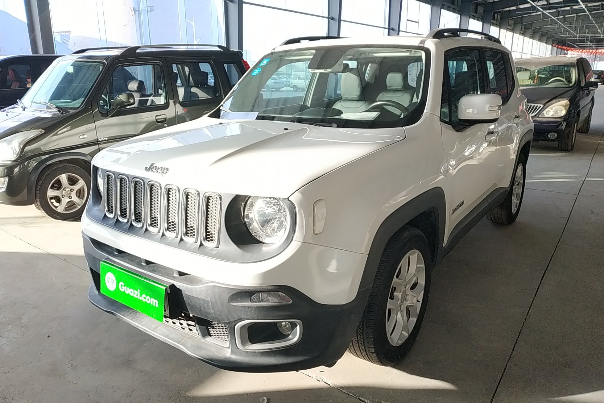 Jeep 自由侠 2018款 互联大屏版 180T 自动劲能版