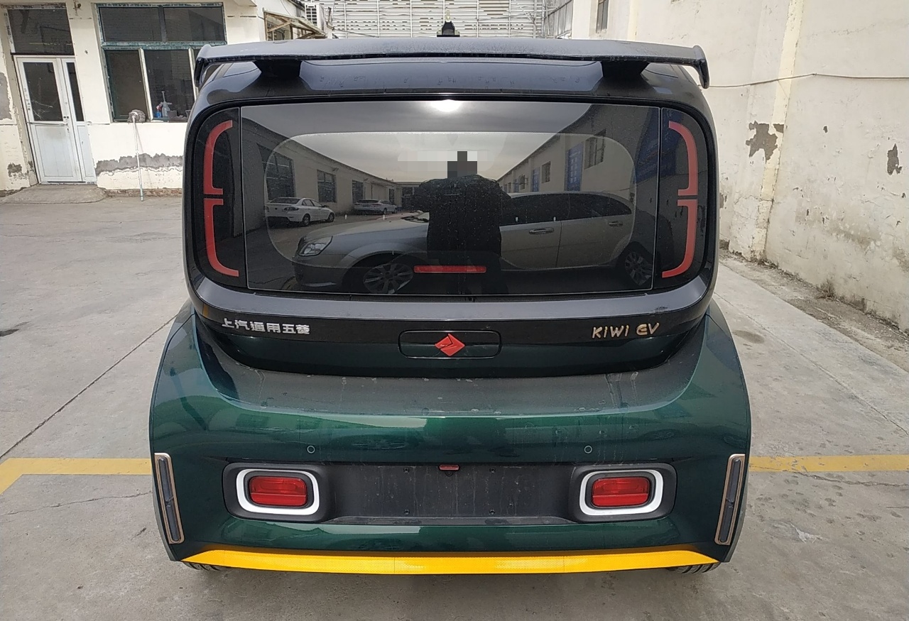 宝骏KiWi EV 2022款 设计师轻享版 三元锂