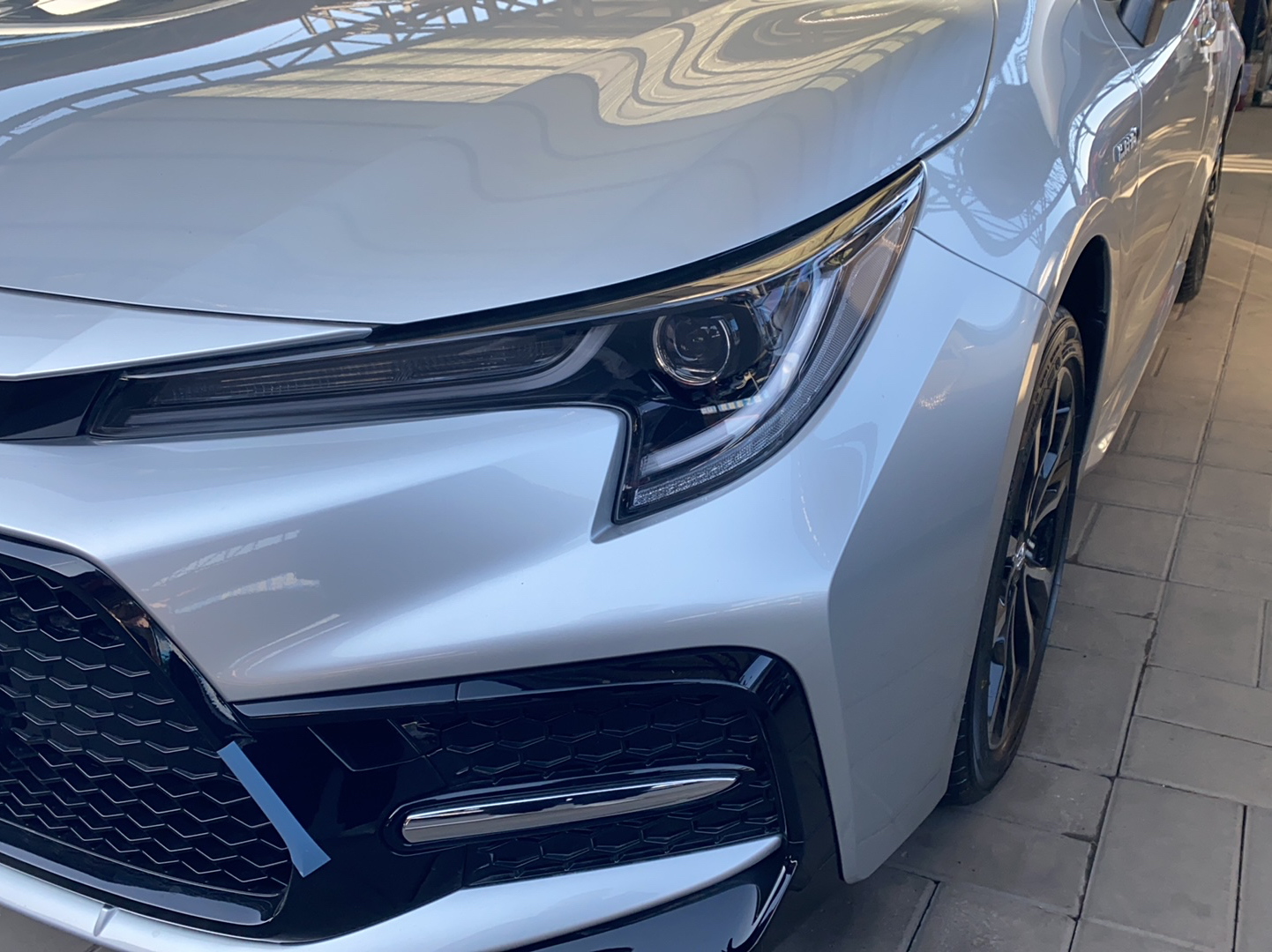 丰田 雷凌 2022款 双擎 1.8H E-CVT运动版