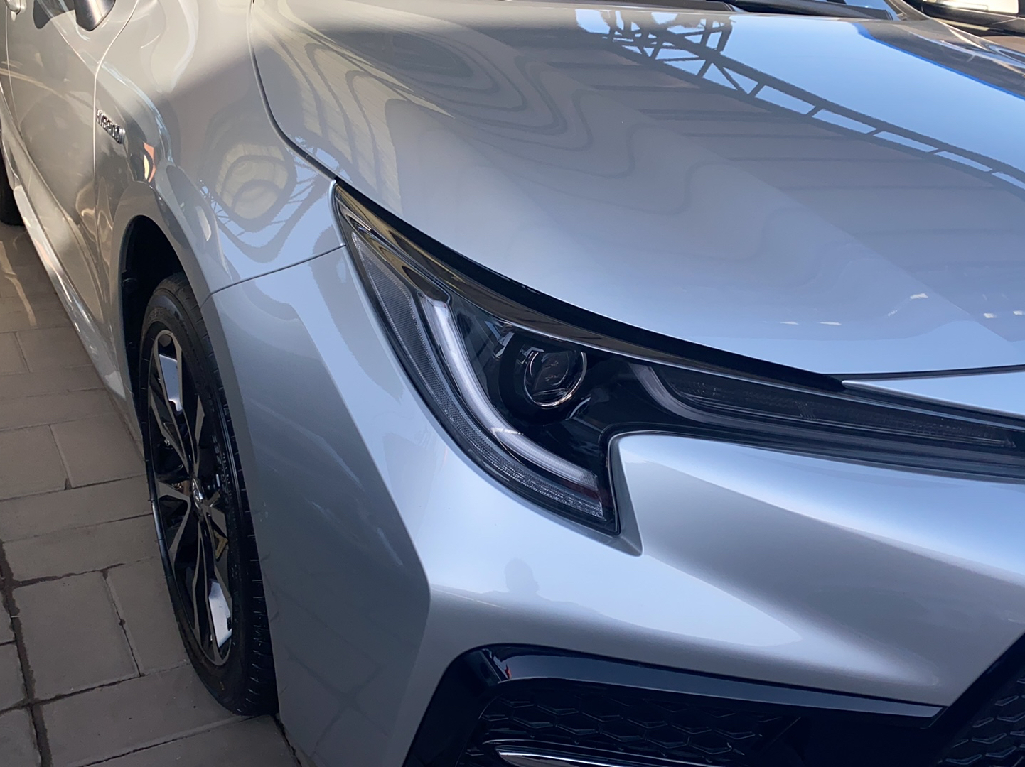 丰田 雷凌 2022款 双擎 1.8H E-CVT运动版