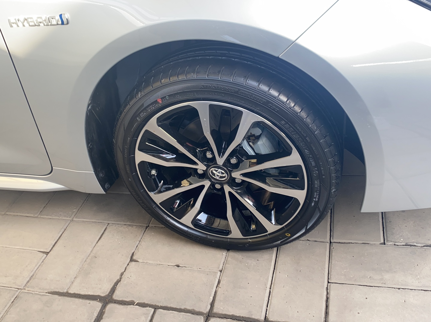 丰田 雷凌 2022款 双擎 1.8H E-CVT运动版