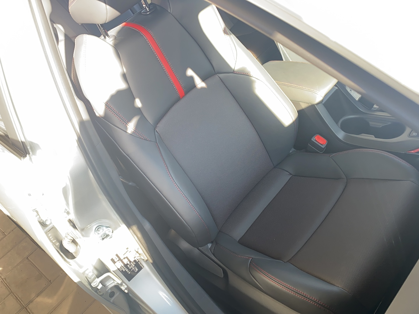 丰田 雷凌 2022款 双擎 1.8H E-CVT运动版