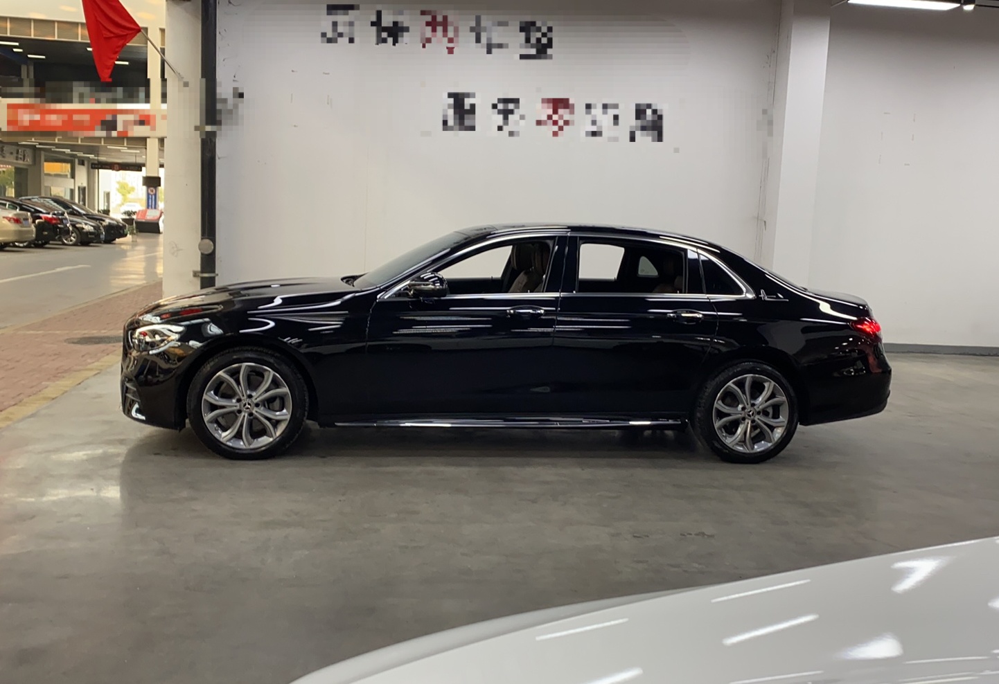 奔驰E级 2021款 E 300 L 运动时尚型