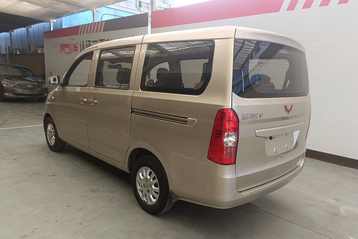 五菱汽车 五菱荣光V 2018款 1.5L标准型