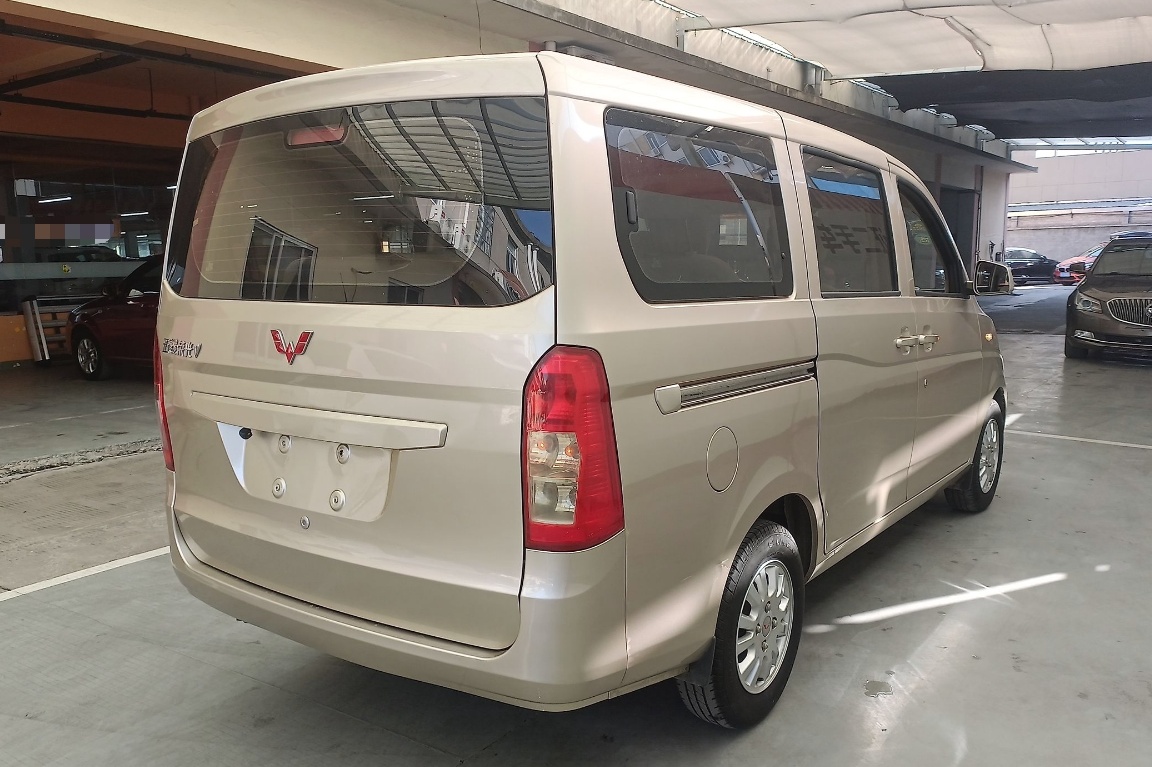 五菱汽车 五菱荣光V 2018款 1.5L标准型