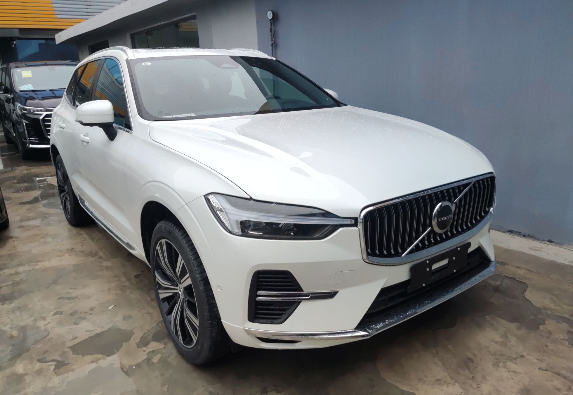 沃尔沃XC60新能源 2023款 T8 插电混动 长续航四驱智远豪华版