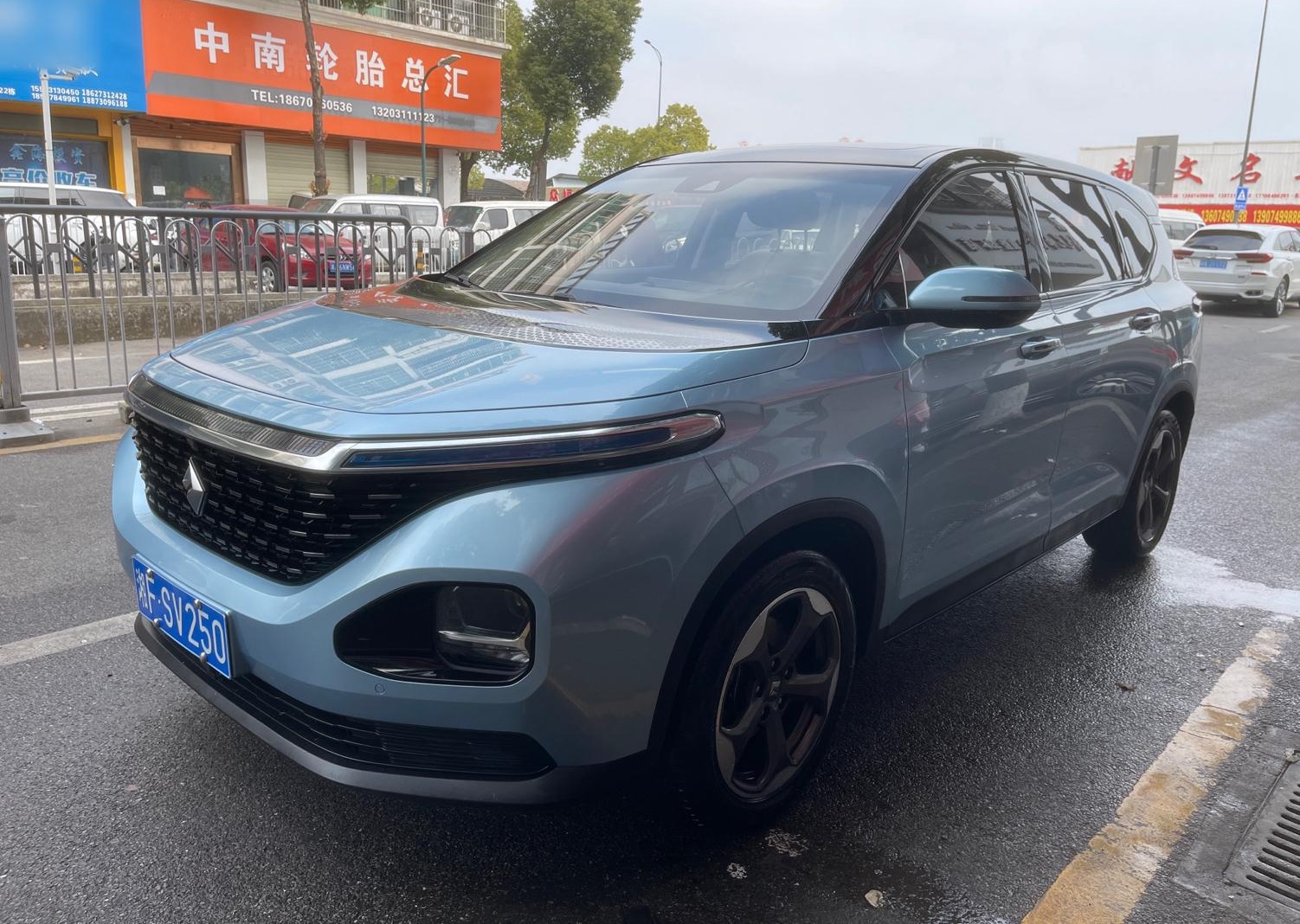 新宝骏 宝骏RM-5 2019款 1.5T CVT 24小时在线尊贵型 6座