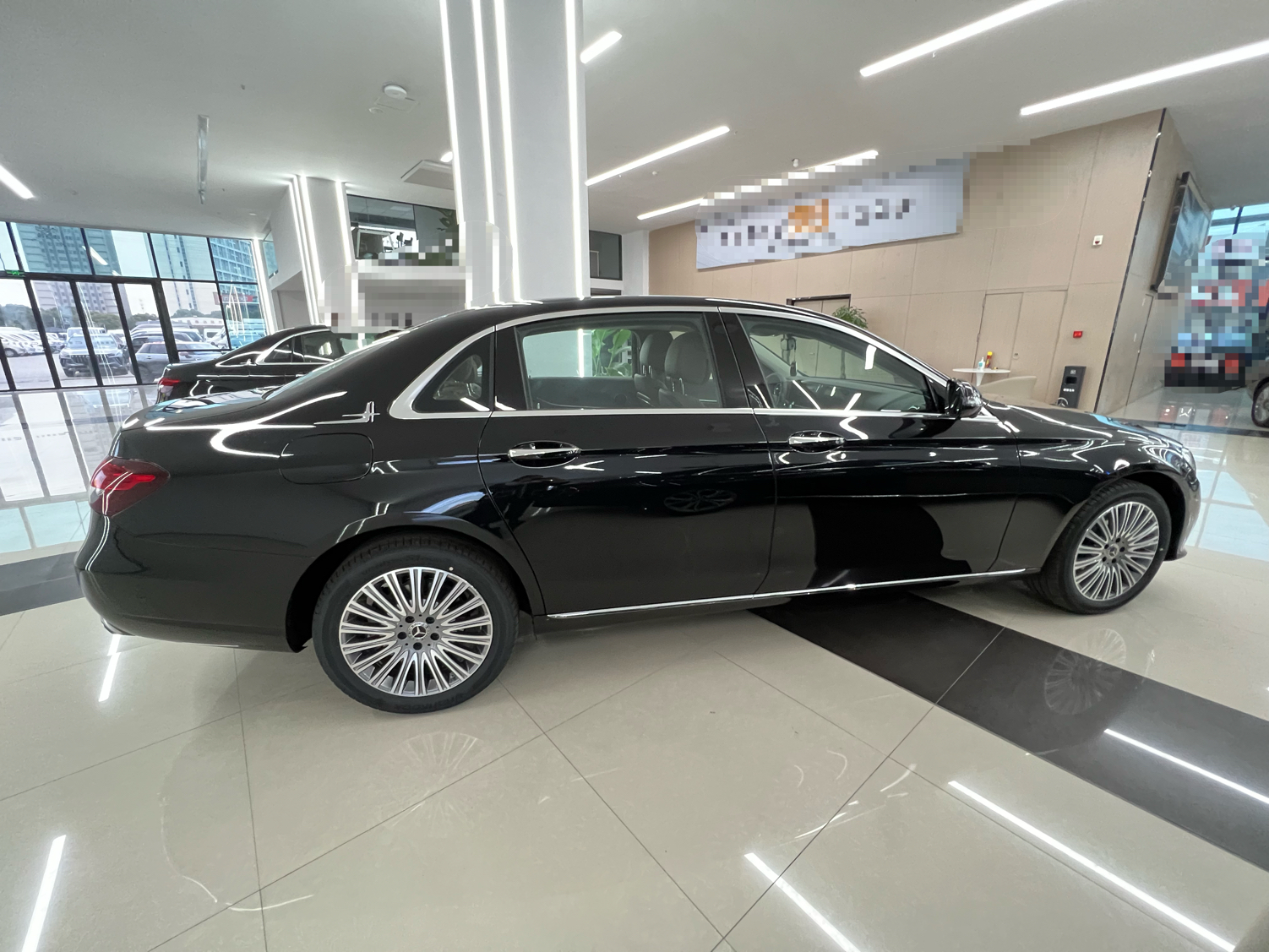 奔驰E级 2023款 E 300 L 时尚型