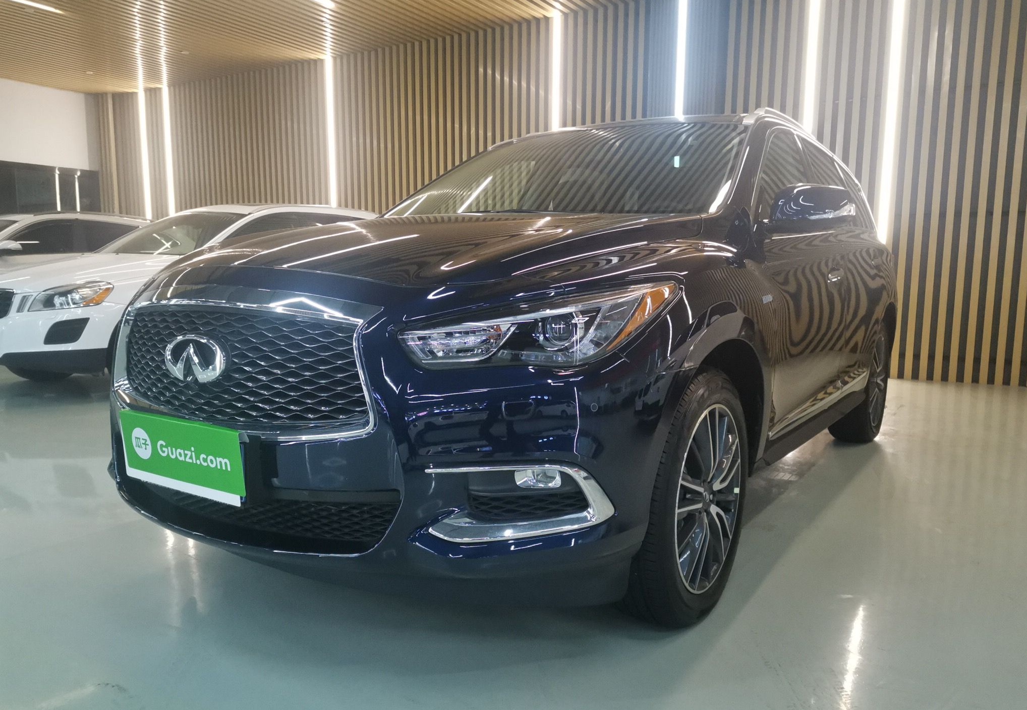 英菲尼迪QX60 2020款 2.5 S/C Hybrid 两驱卓越版 国VI(进口)