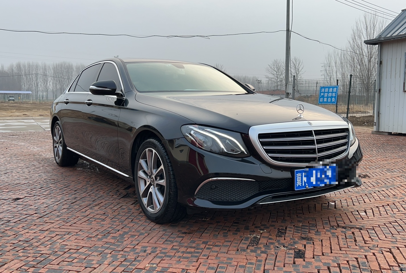 奔驰E级 2019款 E 200 L 4MATIC