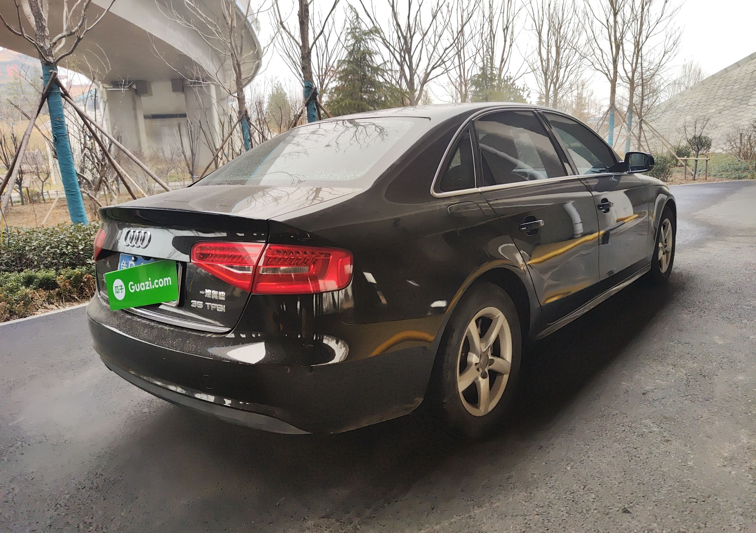 奥迪A4L 2013款 35 TFSI 自动标准型