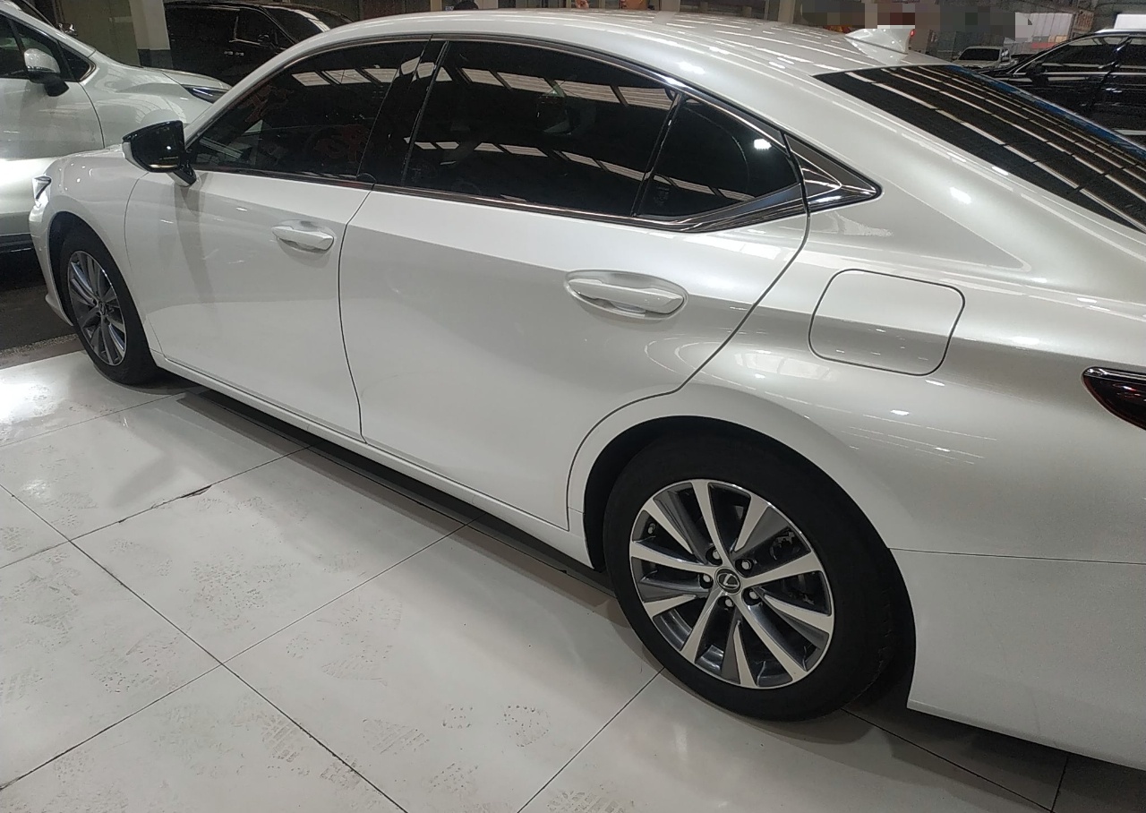 雷克萨斯ES 2018款 200 卓越版 国V