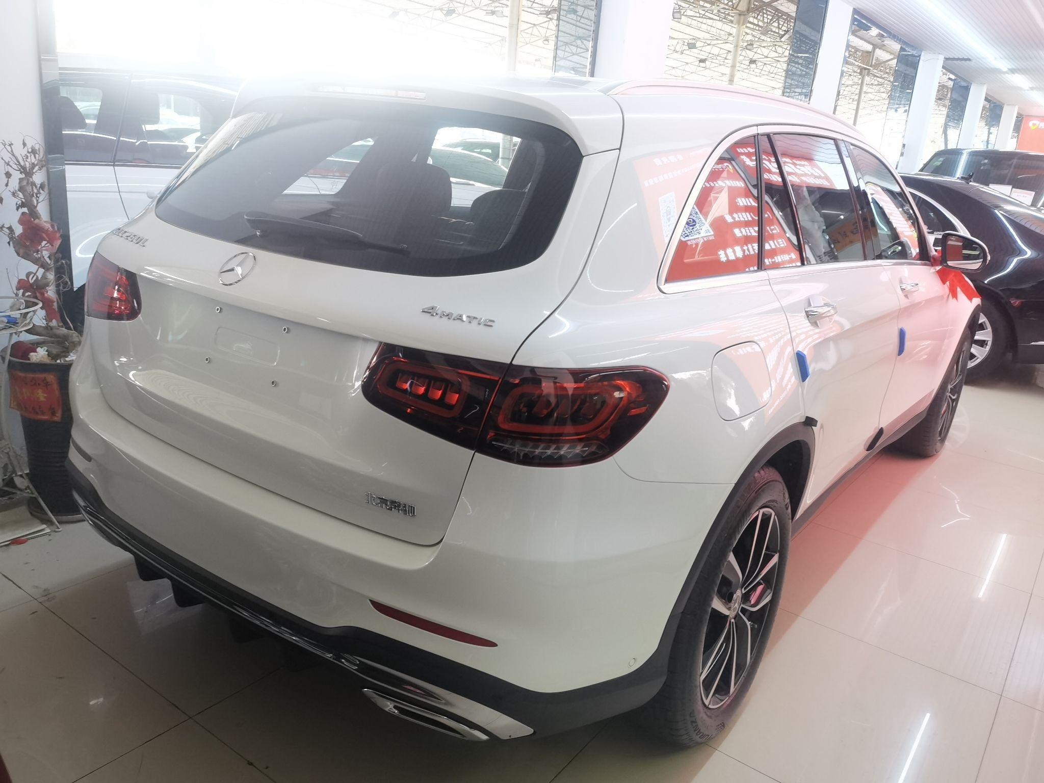 奔驰GLC级 2022款 改款二 GLC 260 L 4MATIC 豪华型