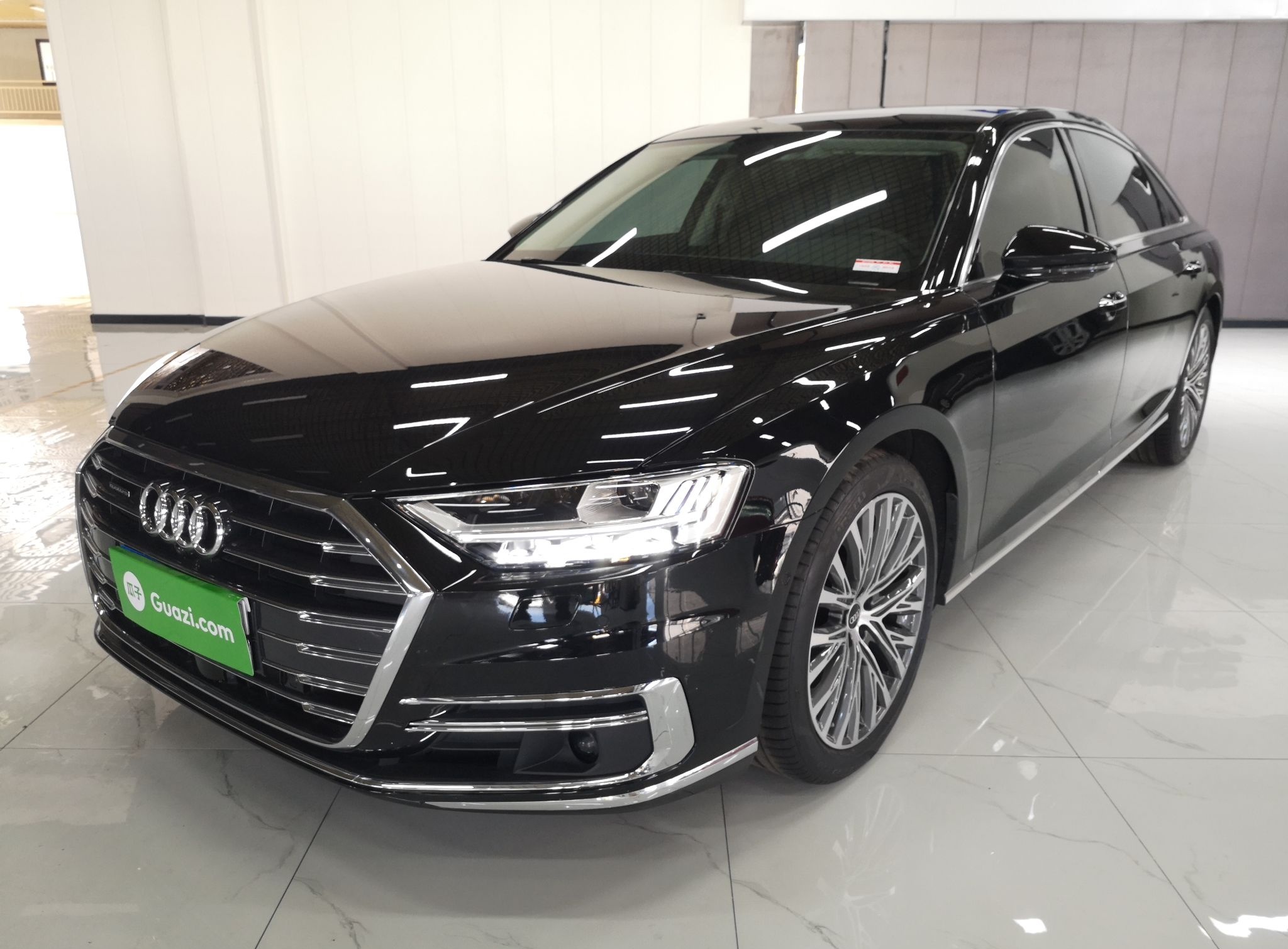 奥迪A8L 2022 A8L 55 TFSI quattro 豪华型典藏版(进口)