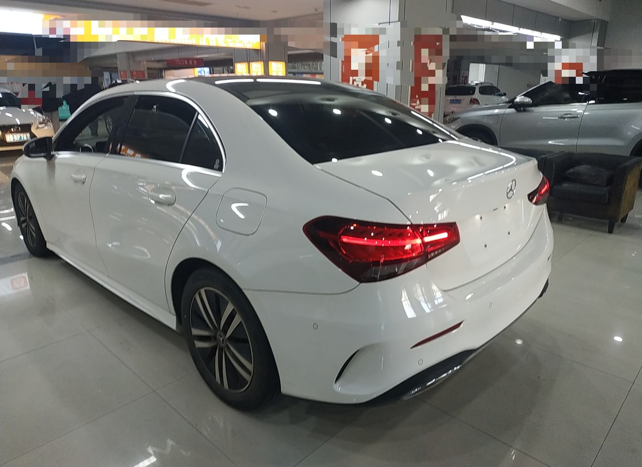 奔驰A级 2019款 A 180 L 运动轿车