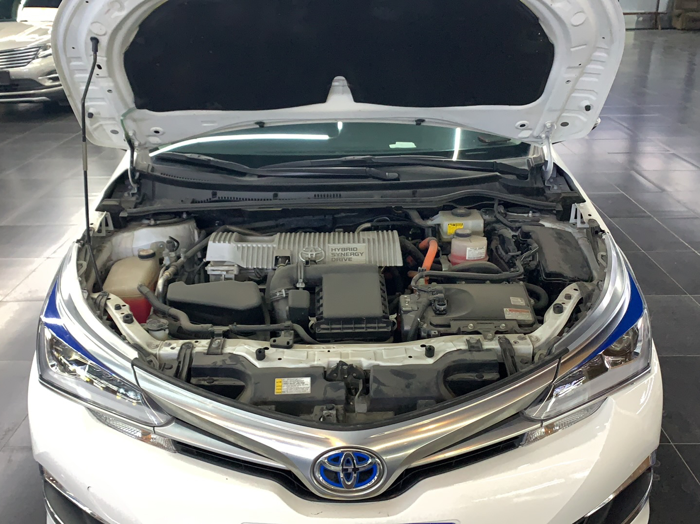 丰田 卡罗拉 2017款 改款双擎 1.8L E-CVT精英版