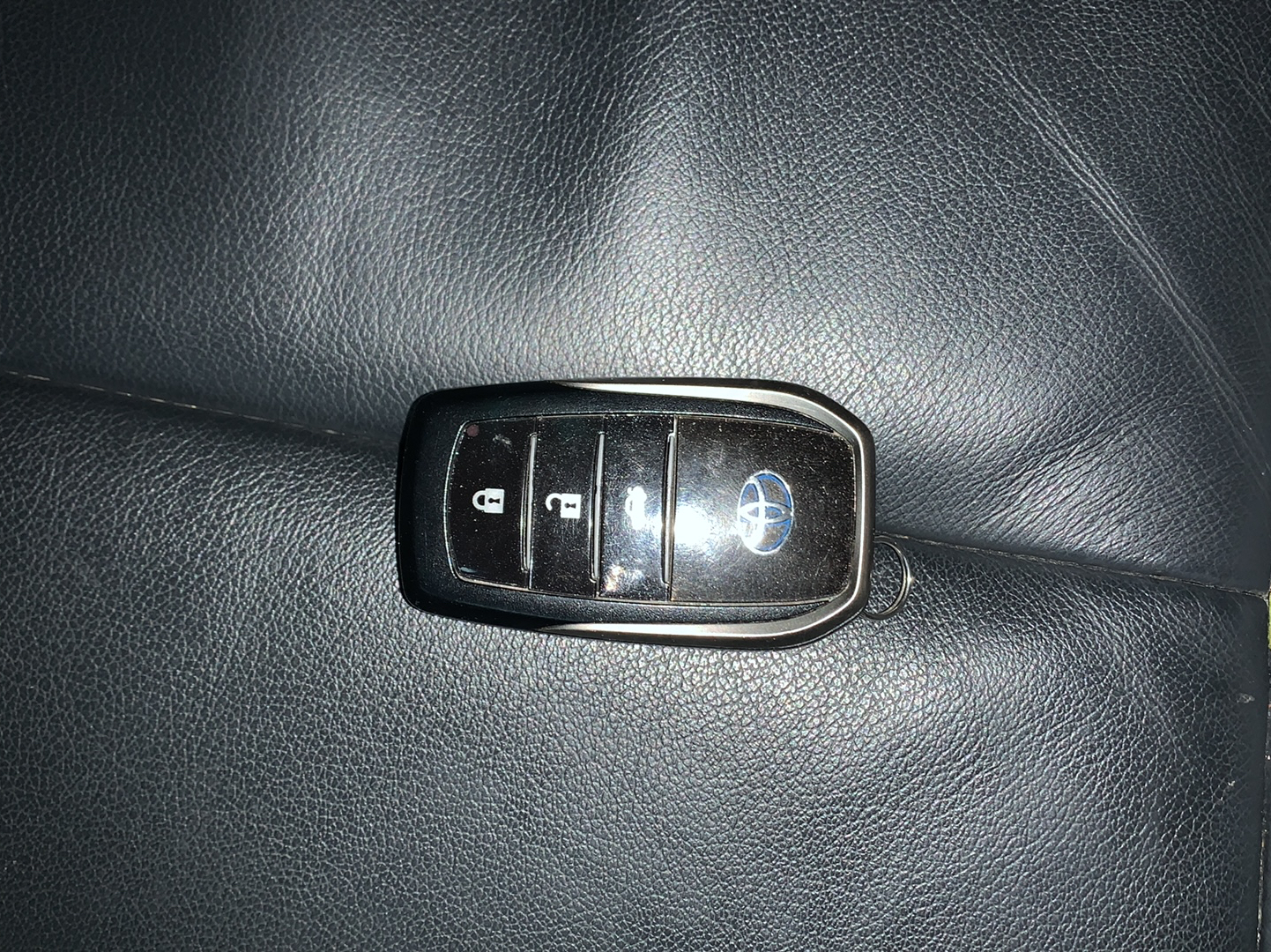 丰田 卡罗拉 2017款 改款双擎 1.8L E-CVT精英版