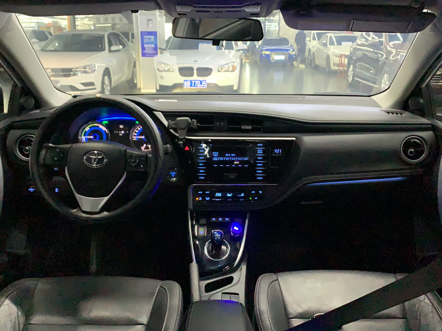 丰田 卡罗拉 2017款 改款双擎 1.8L E-CVT精英版