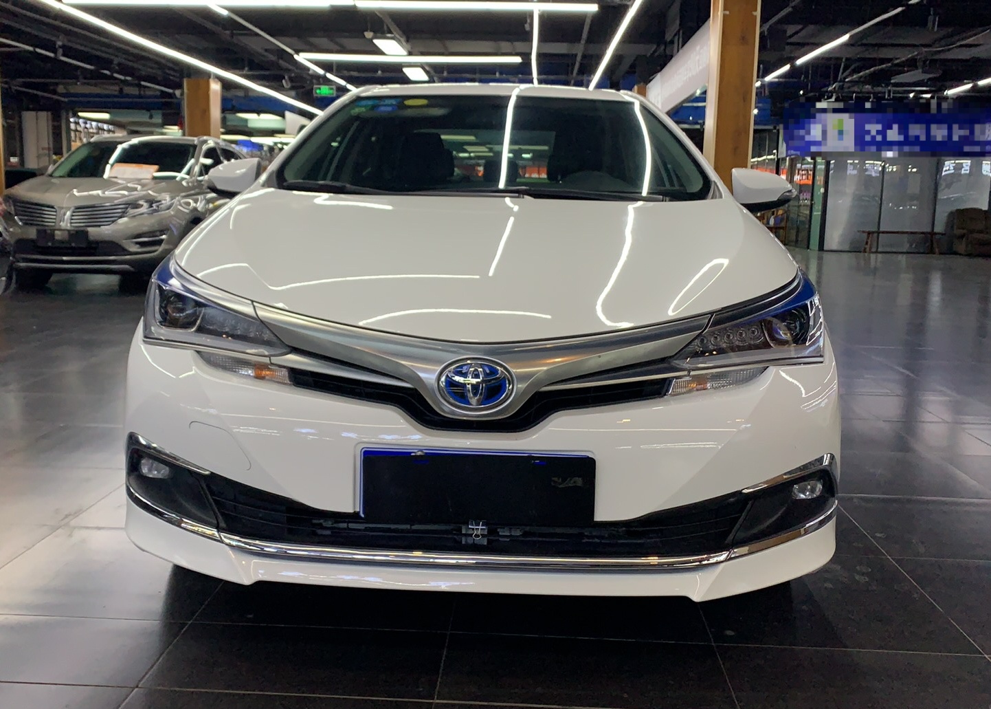 丰田 卡罗拉 2017款 改款双擎 1.8L E-CVT精英版