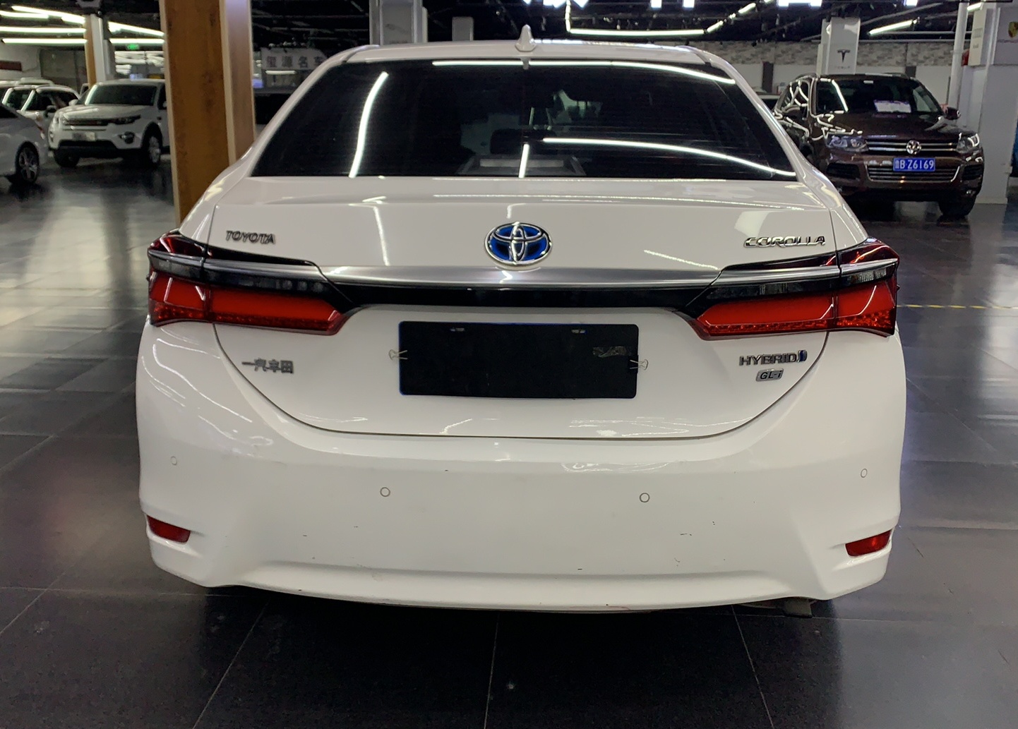 丰田 卡罗拉 2017款 改款双擎 1.8L E-CVT精英版