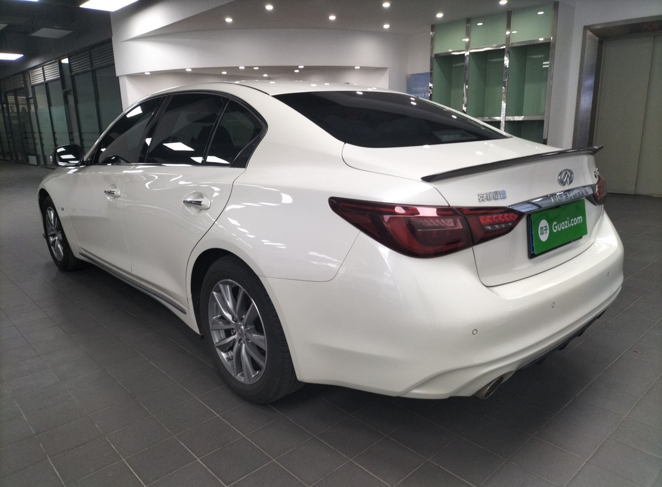 英菲尼迪Q50L 2018款 2.0T 舒适版 国VI