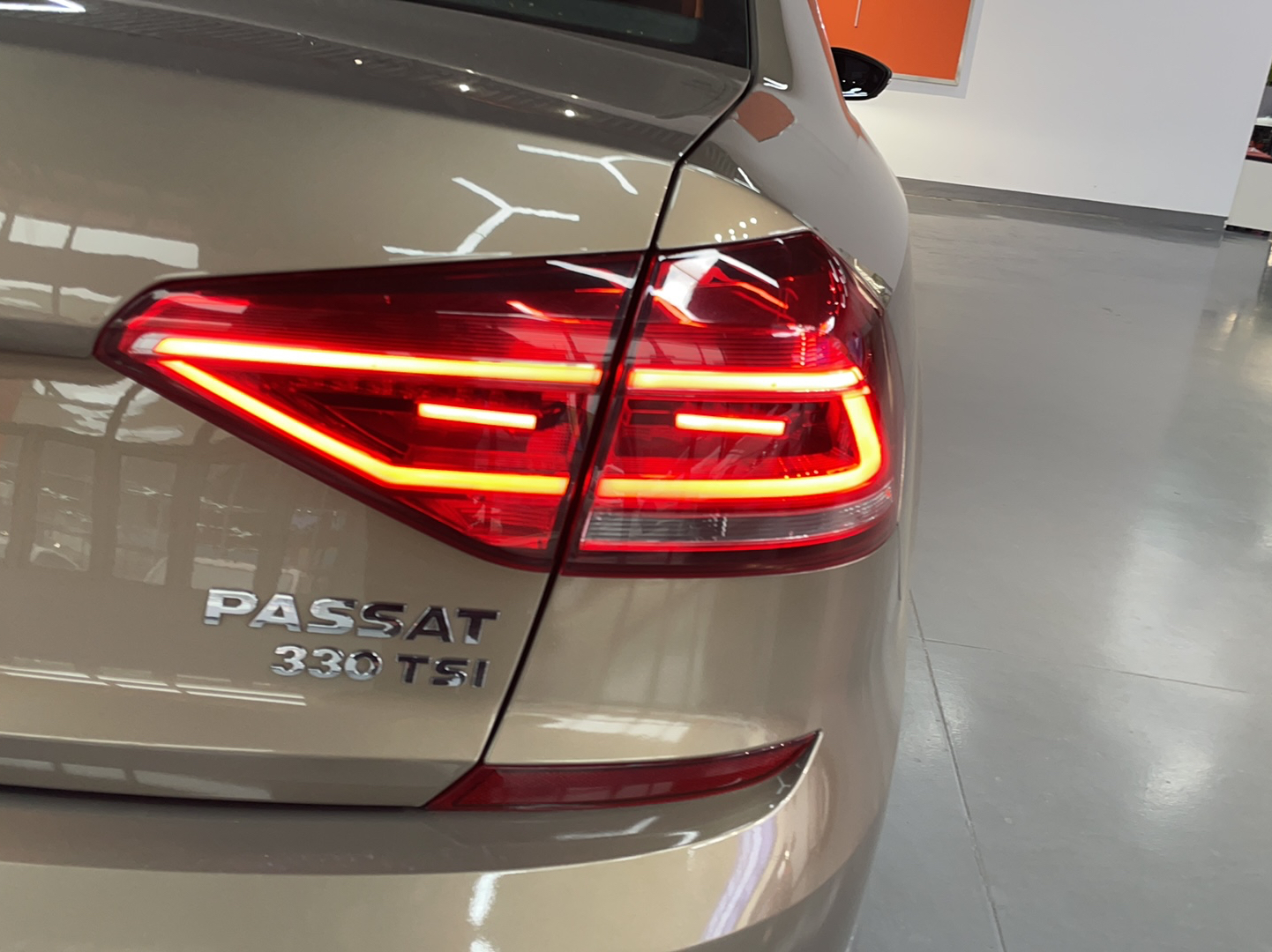 大众 帕萨特 2017款 330TSI DSG尊荣版