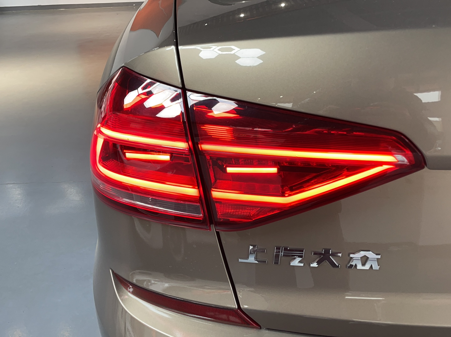 大众 帕萨特 2017款 330TSI DSG尊荣版