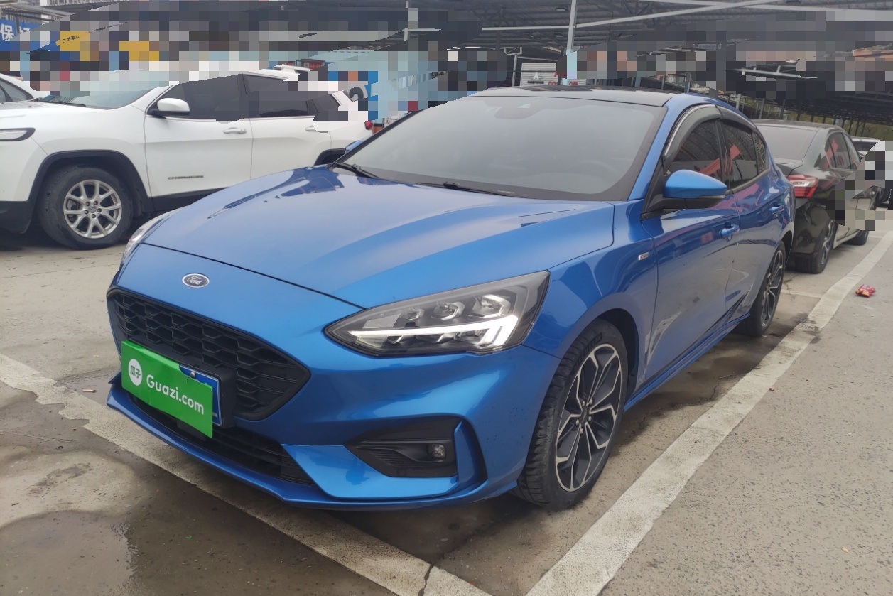 福特 福克斯 2020款 三厢 EcoBoost 180 自动ST Line