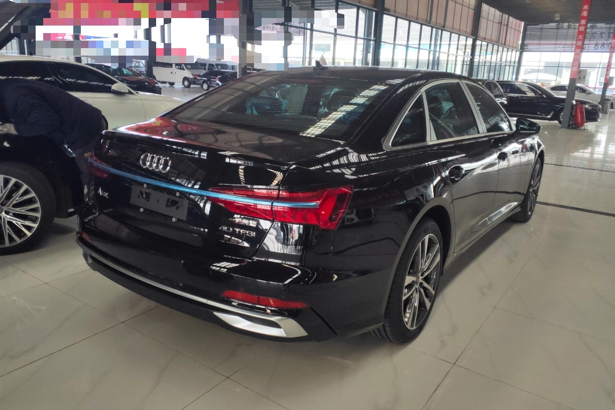 奥迪A6L 2023款 40 TFSI 豪华动感型